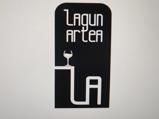 LAGUN ARTEA